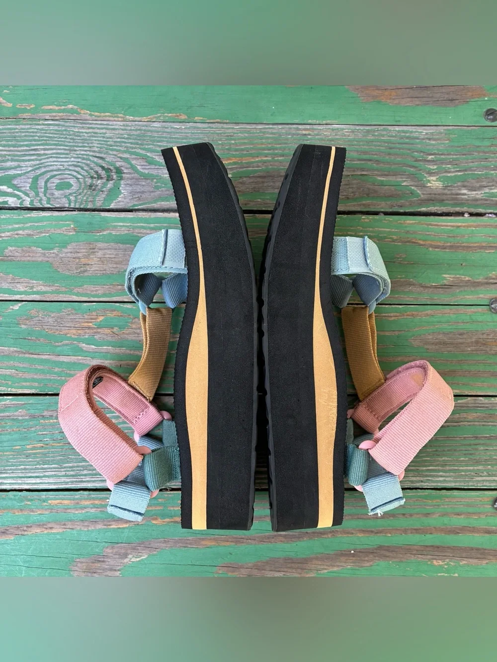 TEVA Womens Flatform Universal Light Multi Sandals Sz 7 Retro Shoes